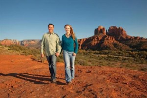 a couple hiking in Sedona- couples retreat