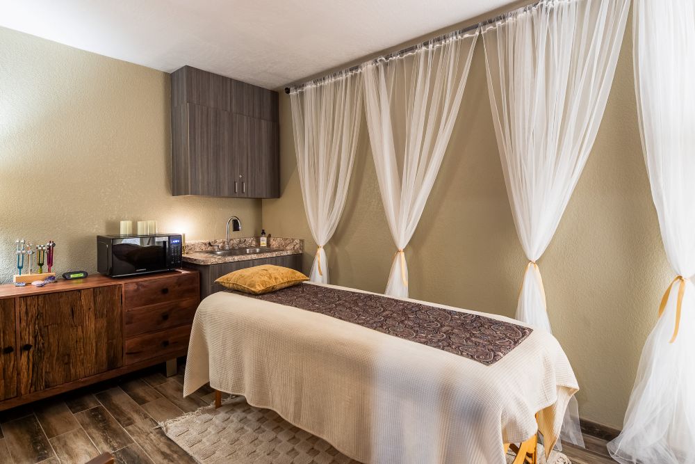 spiritquest-sedona-massage-treatments-serenity-room Serenity room at Spiritquest for deep cathartic healing and energy work
