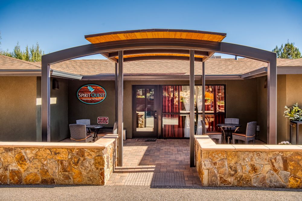 spiritquest-sedona-relationship-retreat-front-view spiritquest sedona retreats lobby